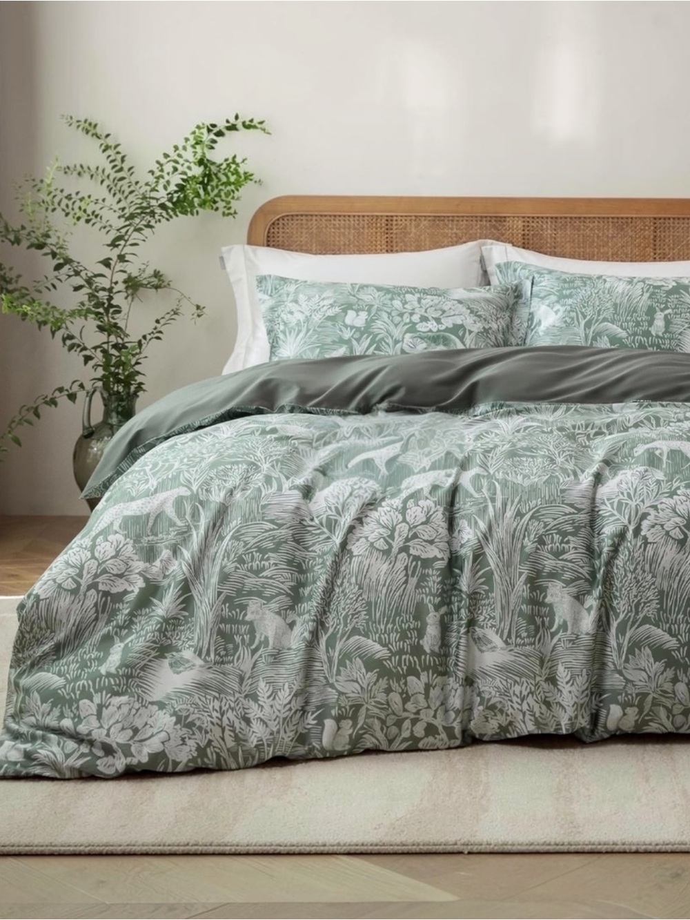 NEW Anthropologie Green Botanical Queen / King Cotton Bedding Duvet & Sham Set